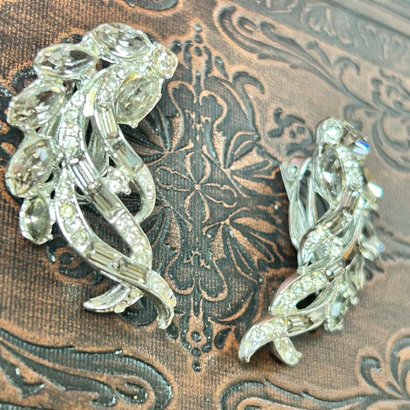 Vintage Smoky Quartz and Crystal Art Deco Astra Clip on Earrings circa 1960s - Picture 2 of 5